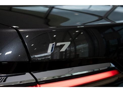 Used 2025 BMW i7 eDrive50 w/ Premium Package image 53