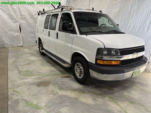Used 2019 Chevrolet Express 2500 w/ Driver Convenience Package RWD image 2