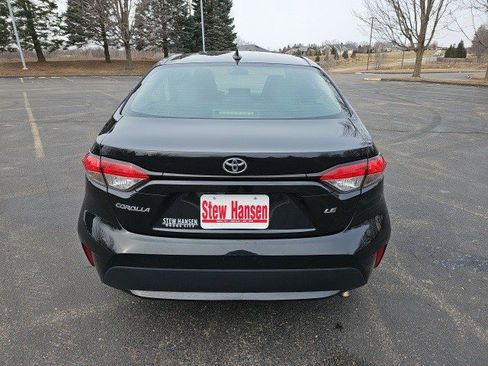 Used 2022 Toyota Corolla LE image 5