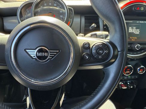 Used 2020 MINI Cooper 2-Door Hardtop FWD image 16