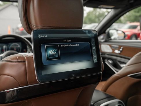 Used 2019 Mercedes-Benz Maybach S 560 4MATIC image 10