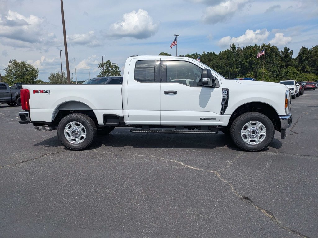 New 2026 Ford F250 XLT w/ FX4 Off-Road Package AWD/4WD image 25