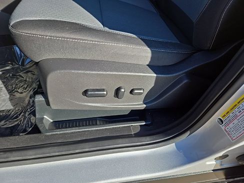 Used 2019 Ford Escape SE image 36