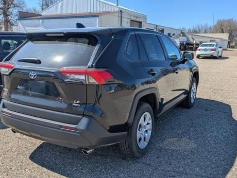Used 2024 Toyota RAV4 LE AWD/4WD image 4