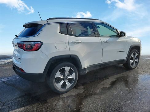 Used 2018 Jeep Compass Latitude w/ Popular Equipment Group image 4