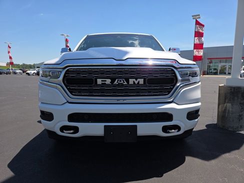 Used 2019 RAM 1500 Limited AWD/4WD image 2