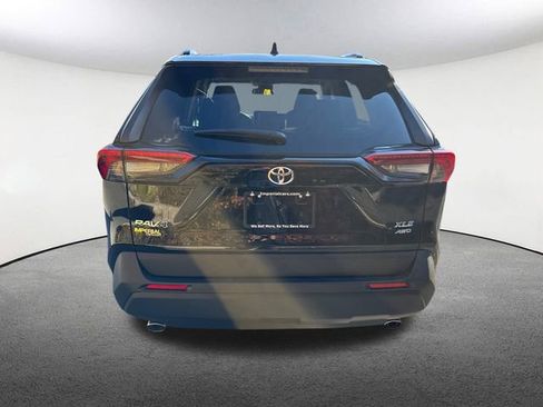 New 2025 Toyota RAV4 XLE image 10