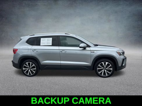 Used 2024 Volkswagen Taos SE FWD image 4