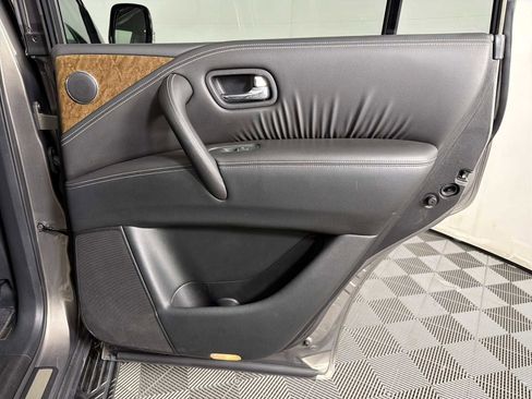 Used 2017 INFINITI QX80 4WD w/ Driver Assistance Package image 15