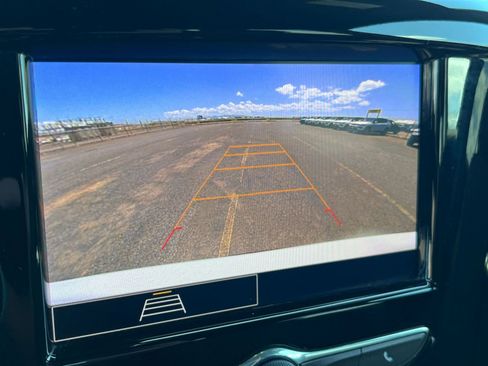Used 2023 Chevrolet Traverse LT FWD image 23
