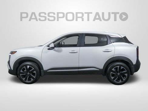 Certified 2025 Nissan Kicks SV w/ Charging Package image 11