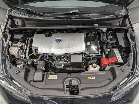 Used 2021 Toyota Prius L Eco w/ Carpet Mat Package (TMS) image 14