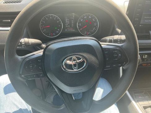 Used 2021 Toyota RAV4 XLE FWD image 15