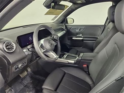Used 2025 Mercedes-Benz GLB 250 GLB 250 image 9