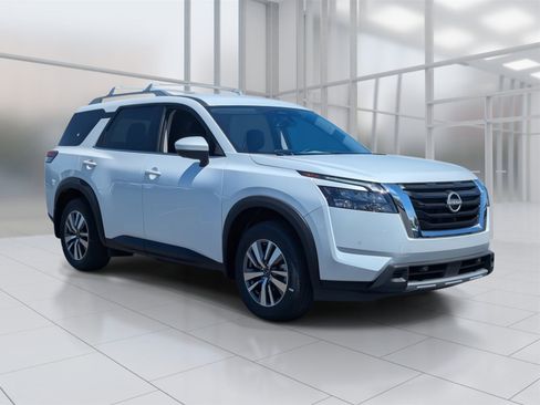 New 2025 Nissan Pathfinder SL image 7