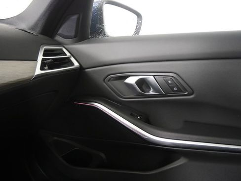 Certified 2025 BMW 330i Sedan image 26