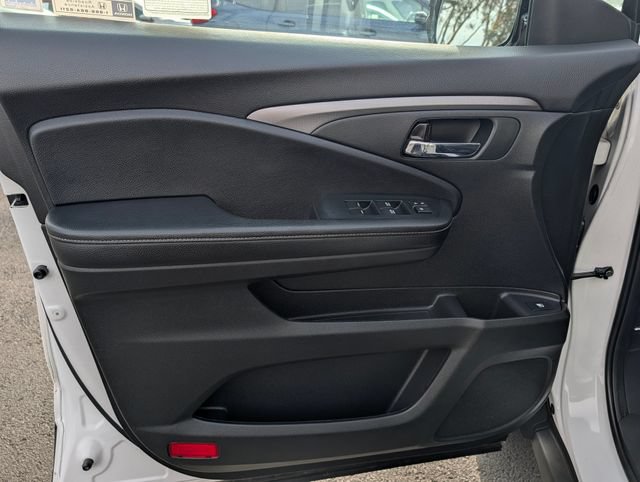 Used 2023 Honda Ridgeline Sport image 14