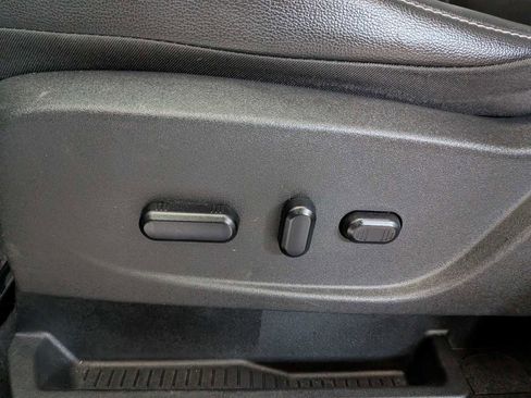 Used 2019 Ford Escape Titanium image 16