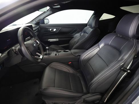 Used 2025 Ford Mustang GT Premium RWD image 14
