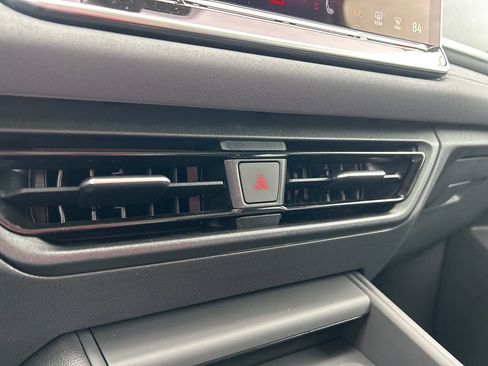 New 2026 Volkswagen Tiguan SE AWD/4WD image 19