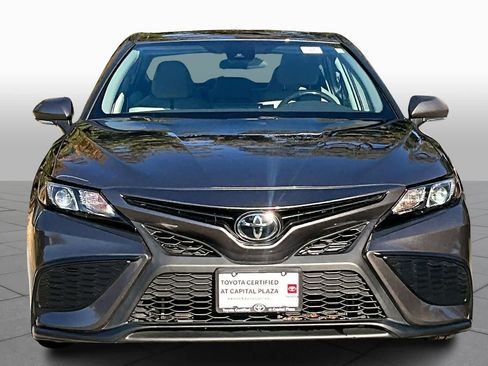 Used 2023 Toyota Camry SE image 3