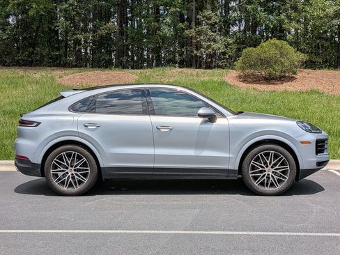 Certified 2025 Porsche Cayenne Coupe AWD/4WD image 24