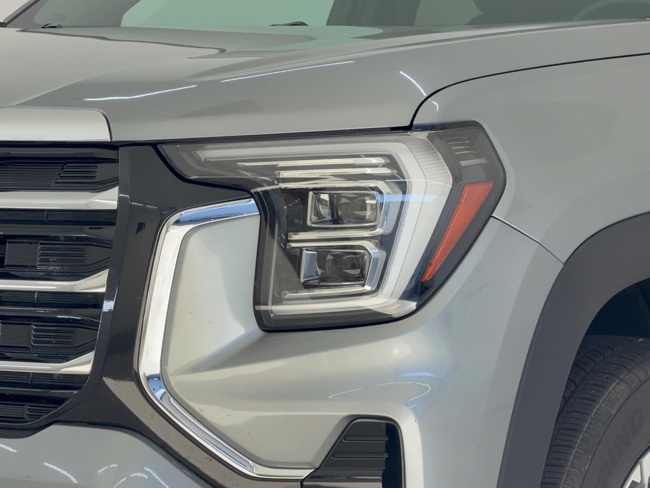 Used 2025 GMC Terrain Elevation FWD image 12
