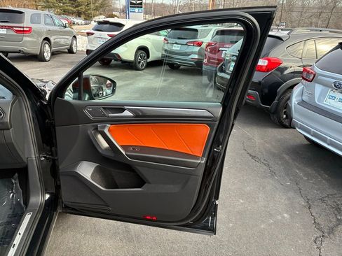 Used 2021 Volkswagen Tiguan SEL Premium R-Line image 43