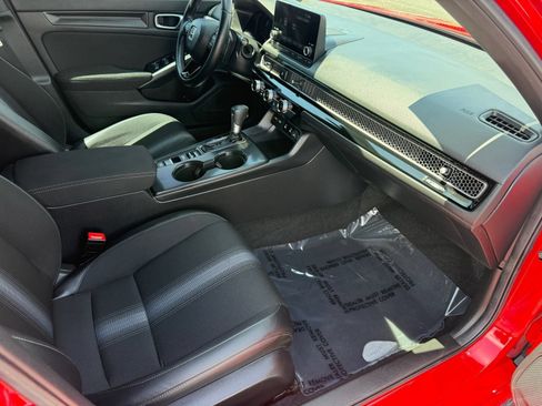 Used 2025 Honda Civic Sport image 29