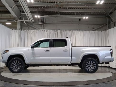 Used 2021 Toyota Tacoma Limited image 14