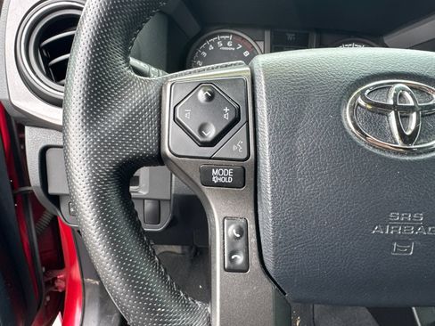 Used 2016 Toyota Tacoma TRD Sport RWD image 16