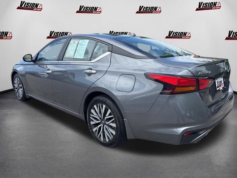 Certified 2024 Nissan Altima 2.5 SV w/ SV Premium Package FWD image 8