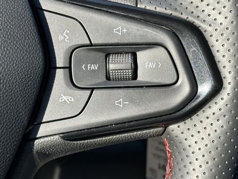 Used 2025 Chevrolet Trax RS w/ Driver Confidence Package image 11