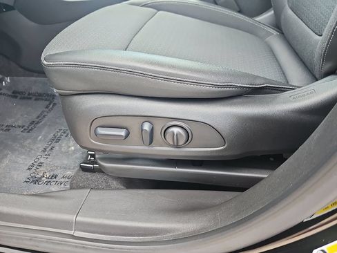 Used 2024 Buick Encore GX Preferred w/ Comfort Package AWD/4WD image 33
