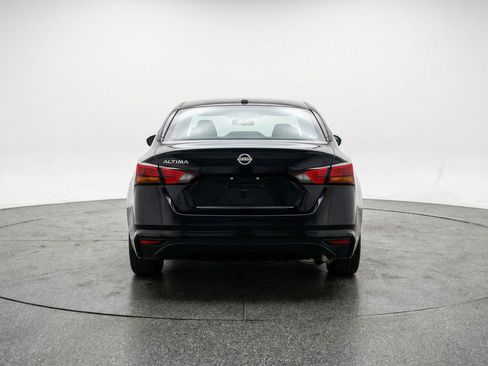 Used 2025 Nissan Altima 2.5 SV FWD image 7