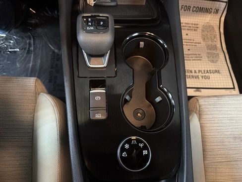 Used 2021 Nissan Rogue SV image 15