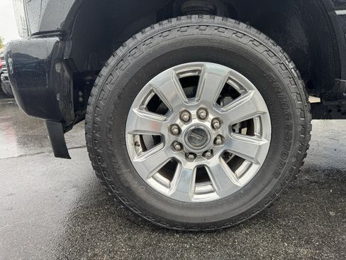 Used 2017 Ford F250 Platinum w/ Platinum Ultimate Package AWD/4WD image 11