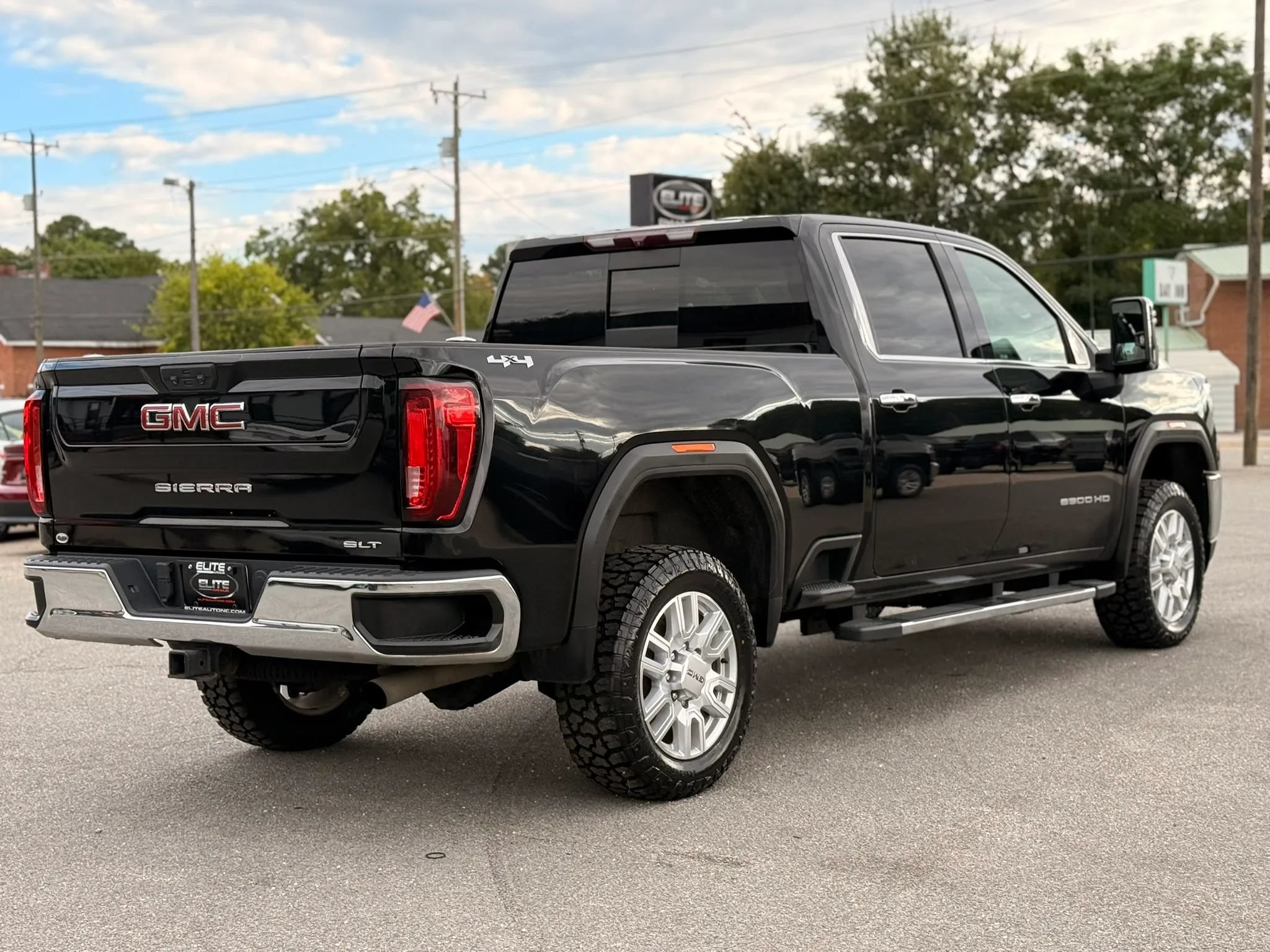 Used 2022 GMC Sierra 2500 SLT w/ SLT Convenience Package AWD/4WD image 9