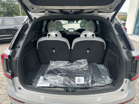 Used 2025 Volvo EX90 Ultra AWD/4WD image 36