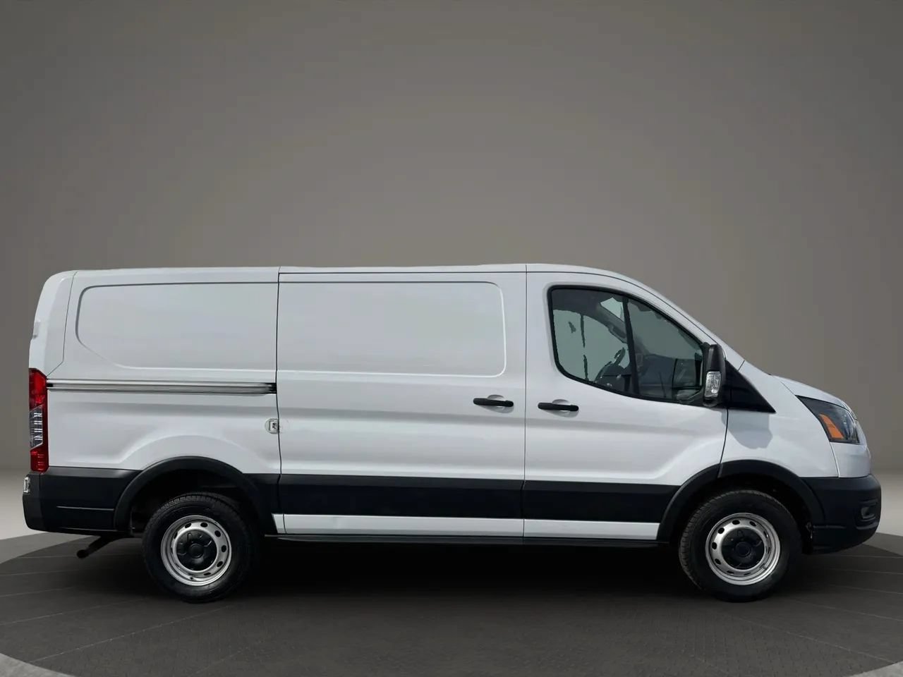 Used 2020 Ford Transit 250 Low Roof RWD image 7