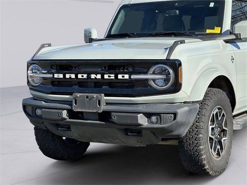 Used 2021 Ford Bronco Outer Banks image 6