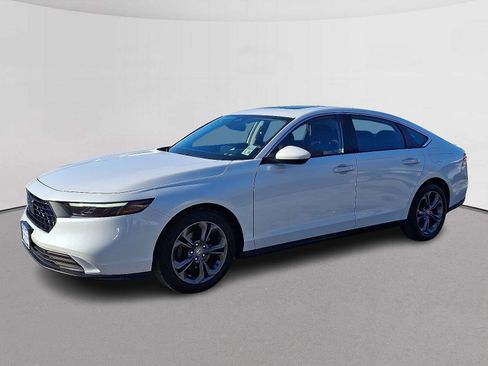 Certified 2023 Honda Accord EX image 5