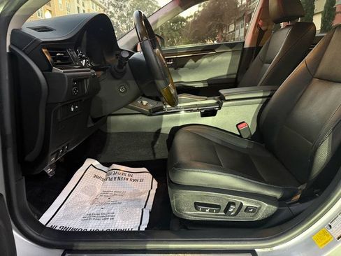 Used 2013 Lexus ES 350 w/ Luxury Pkg FWD image 42
