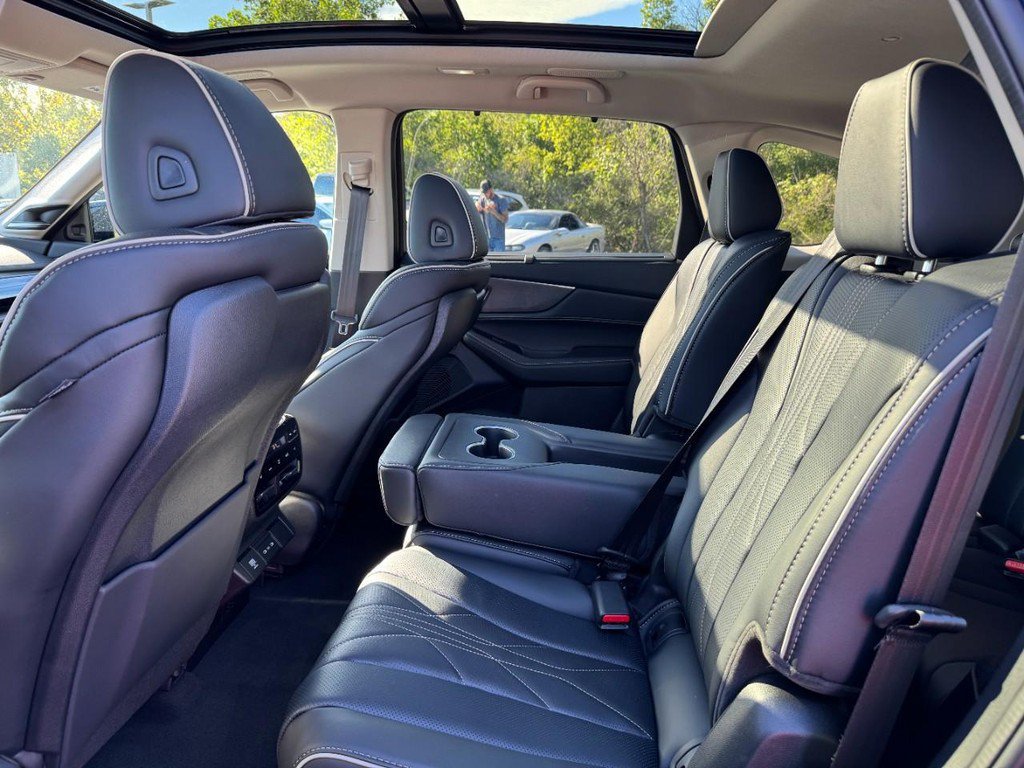 Certified 2026 Acura MDX w/ Advance Package AWD/4WD image 13