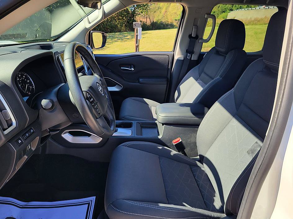 Certified 2025 Nissan Frontier SV w/ SV Convenience Package RWD image 12