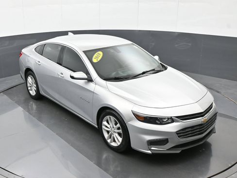 Used 2018 Chevrolet Malibu LT FWD image 28