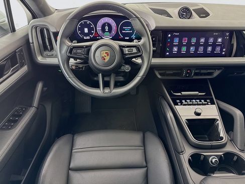 Certified 2024 Porsche Cayenne Coupe AWD/4WD image 25