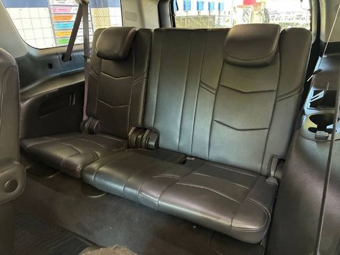 Used 2017 Cadillac Escalade ESV Premium Luxury image 14