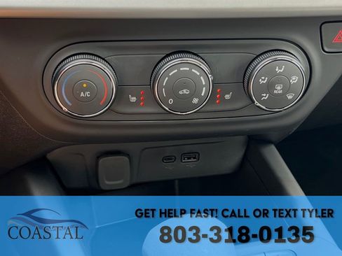 Used 2026 Chevrolet Trax RS w/ Sunroof Package image 42