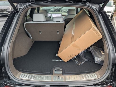 New 2026 Genesis GV70 2.5T Advanced image 13